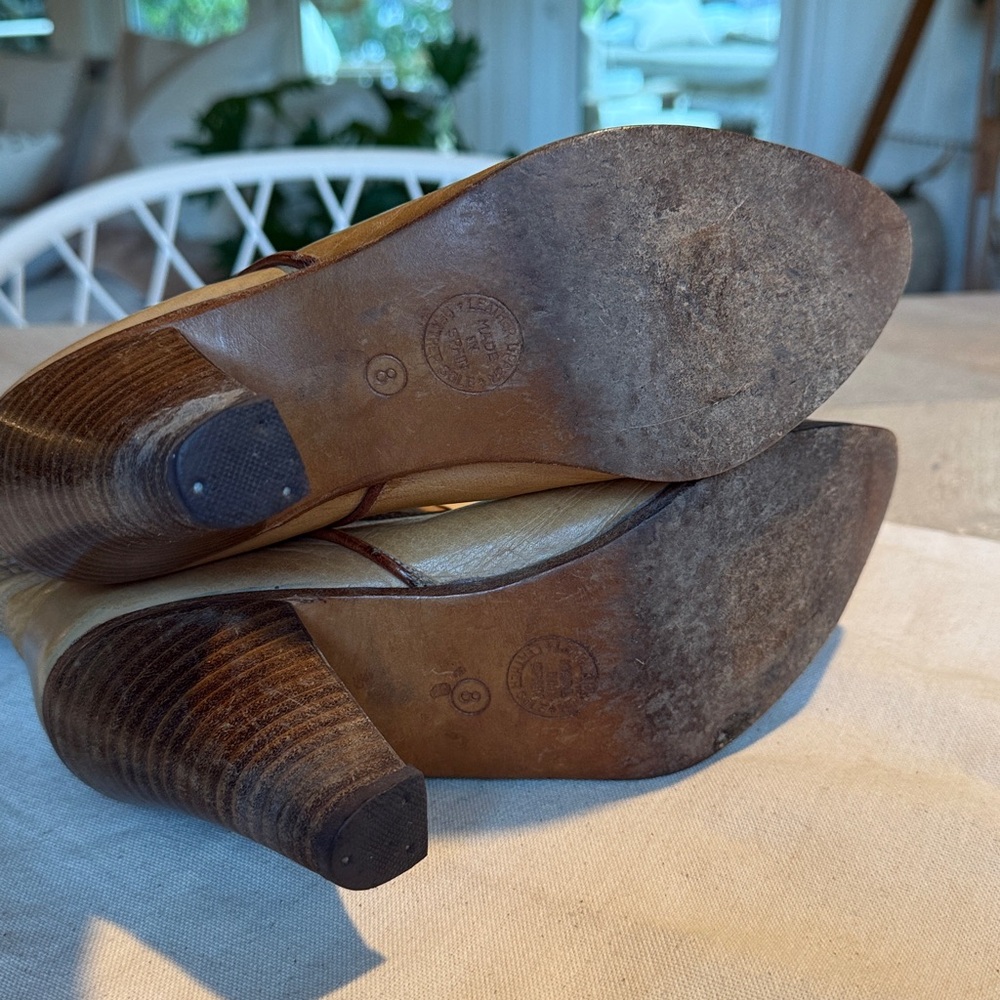 VINTAGE Western Style Camel Leather Cowboy / Cowgirl Boots Brown Stitching sz 8 - Picture 9 of 11